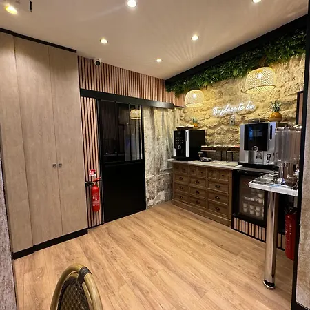 نيشن مونتمارتر 3* باريس