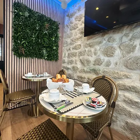 Hotel Nation Montmartre Paris