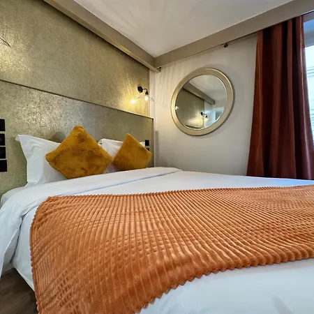 Nation Montmartre Hotel 3*