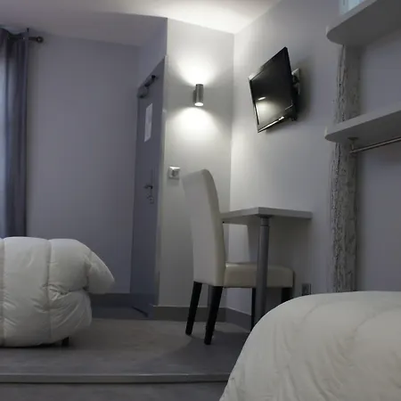 オテル ナシオン モンマルトル 3*