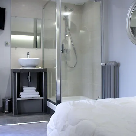 オテル ナシオン モンマルトル ホテル パリ