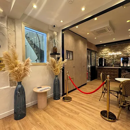 オテル ナシオン モンマルトル パリ