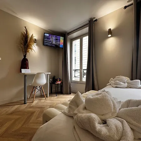 オテル ナシオン モンマルトル 3*