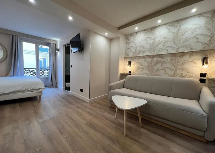 Hotel Nation Montmartre 3*