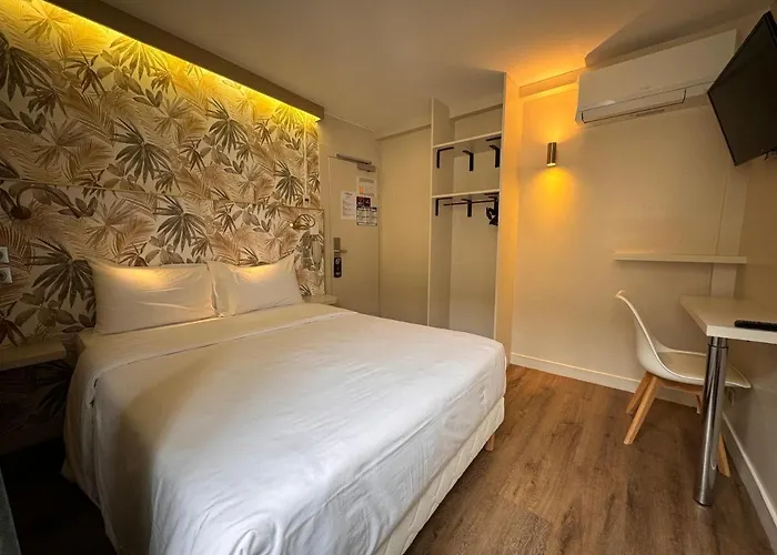 Nation Montmartre Hotel 3*