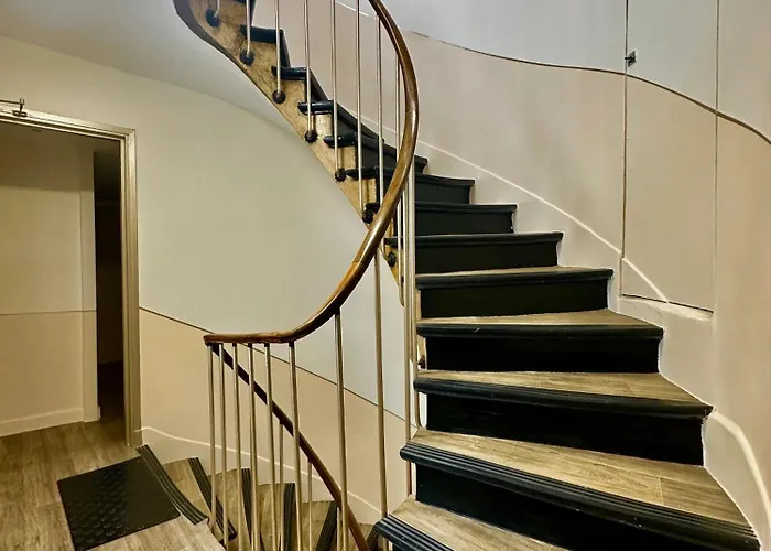 Nation Montmartre Hotel