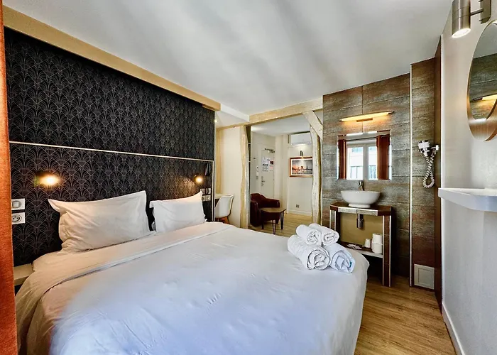 Hotel Nation Montmartre Parigi