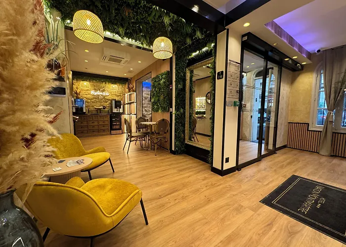 Nation Montmartre 3* Parigi