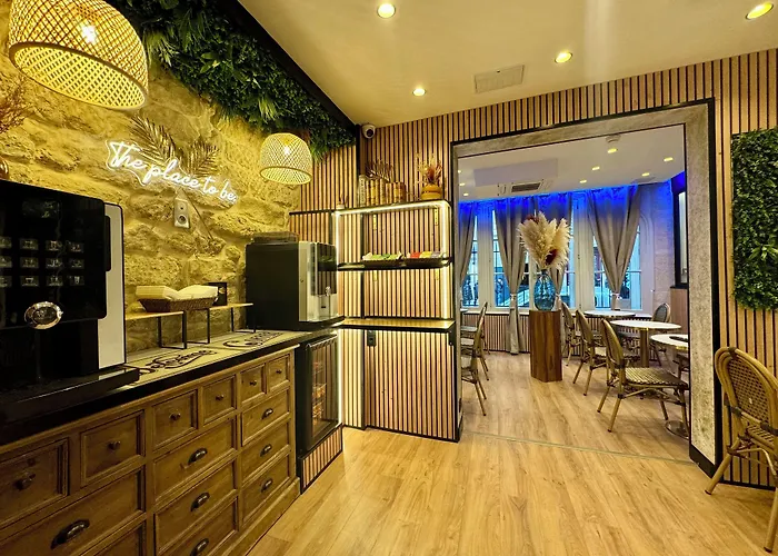 Nation Montmartre Hotel 3*