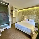 蒙马特国家酒店