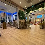 蒙马特国家酒店 酒店