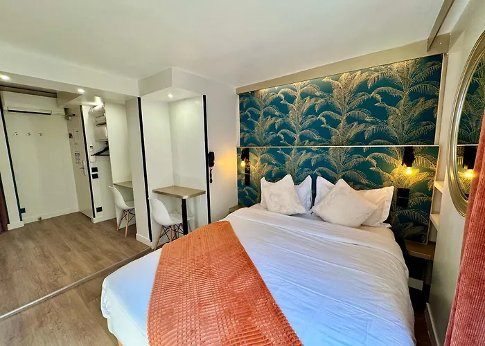 Nation Montmartre 3*