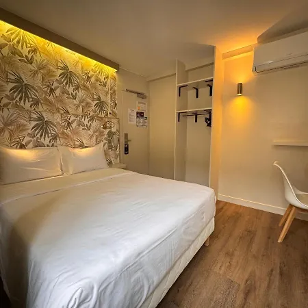 Nation Montmartre Hotel 3*